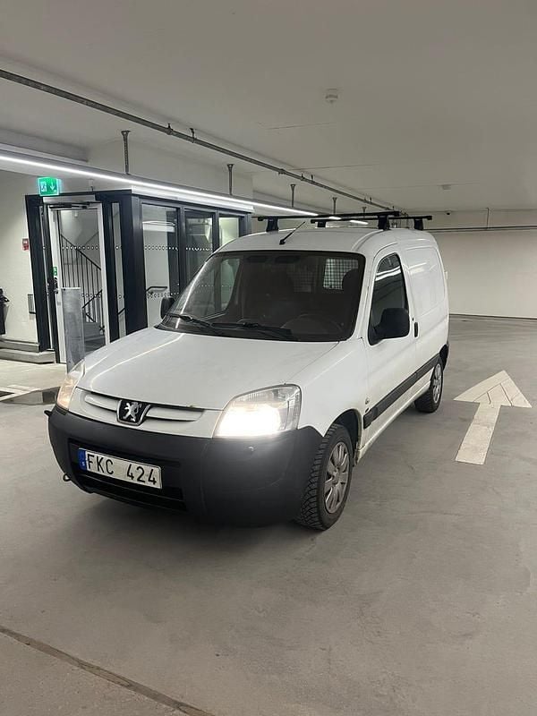 Begagnad Peugeot Partner 90 HK (66 kW) 2007 Minibuss