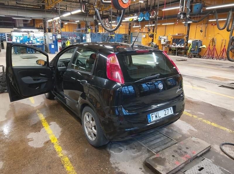 Begagnad 2008 Fiat Grande Punto Halvkombi | 5 000 kr - Bild 1/3