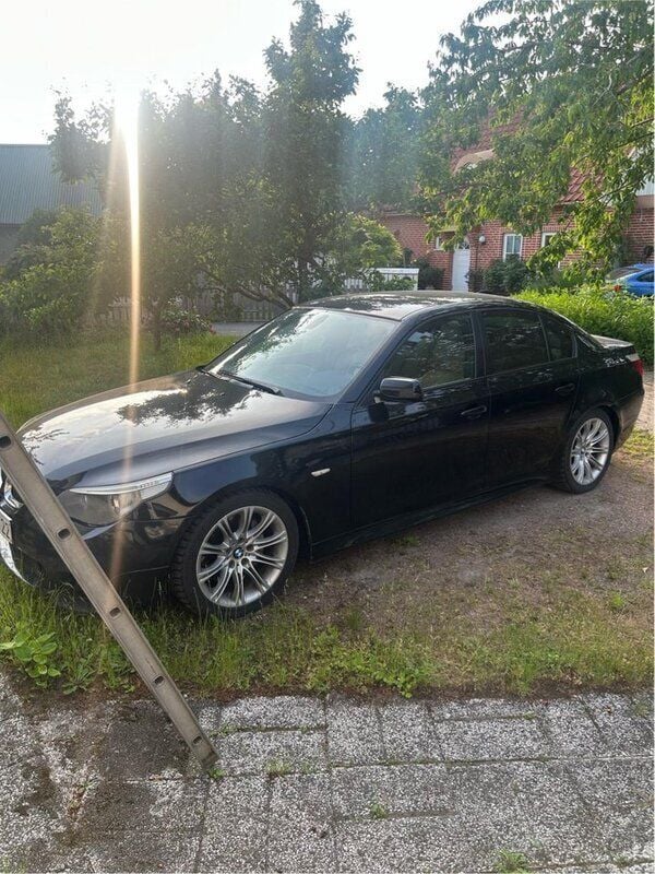Svart Begagnad 2007 BMW 530 M Sport Sedan | 70 000 kr (Marknadspris) - Bild 1/4