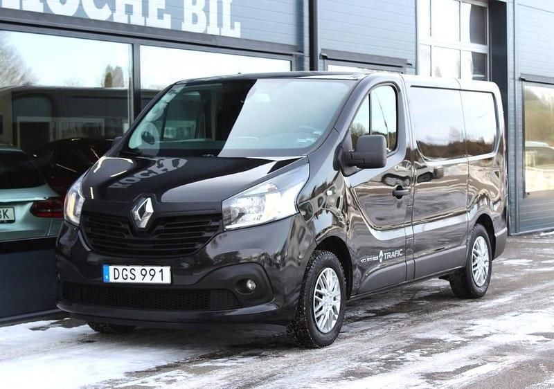 Begagnad Renault Trafic 120 HK (88 kW) 2016 Svart Minibuss
