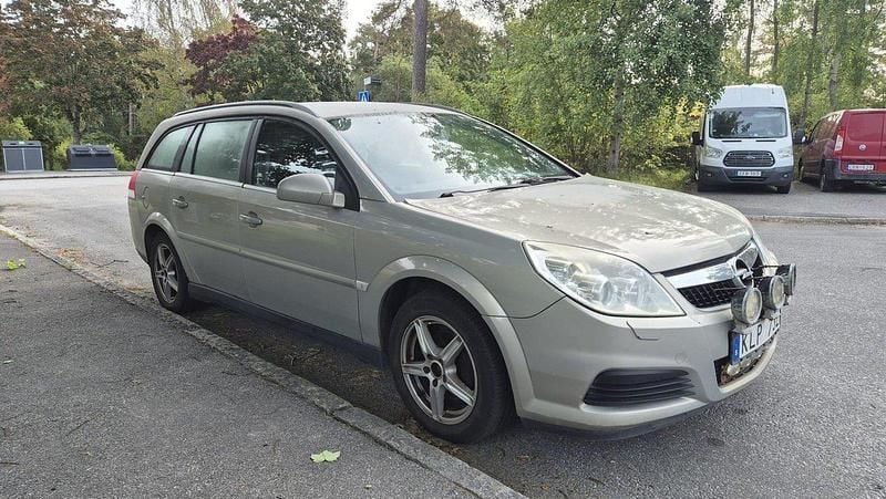 Grå Begagnad 2008 Opel Vectra Kombi | 15 800 kr (Marknadspris) - Bild 1/4