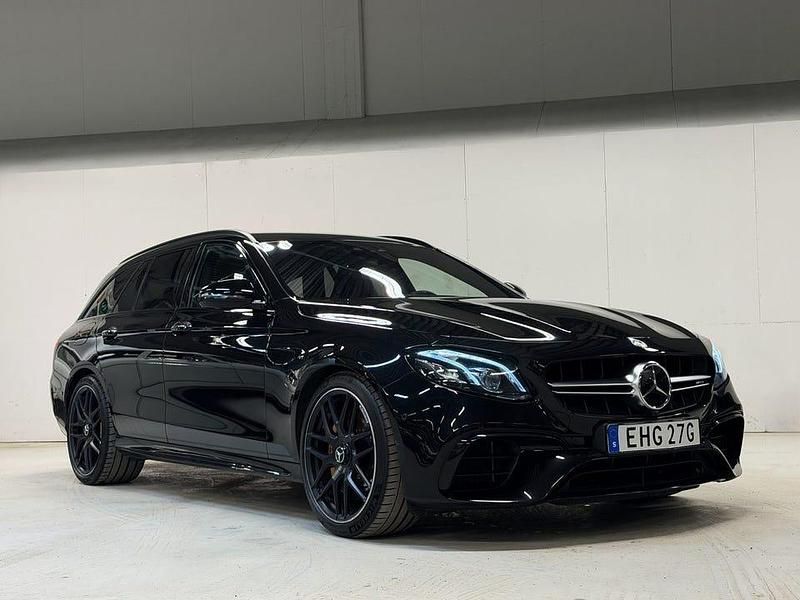 Begagnad Mercedes E63S AMG AMG 612 HK (450 kW) 2018 Obsidian svart metallic