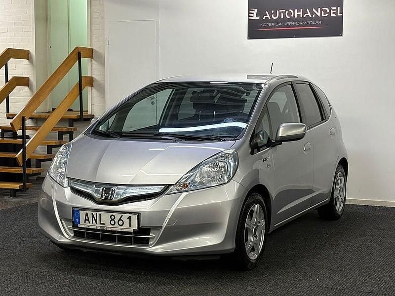 Silver Begagnad 2015 Honda Jazz Halvkombi | 84 900 kr - Bild 1/4