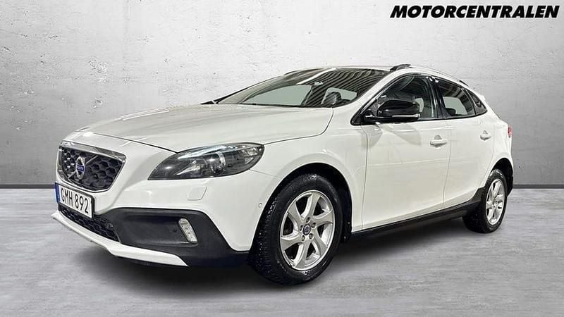 Vit Begagnad 2015 Volvo V40 CC Summum Kombi | 149 800 kr - Bild 1/4
