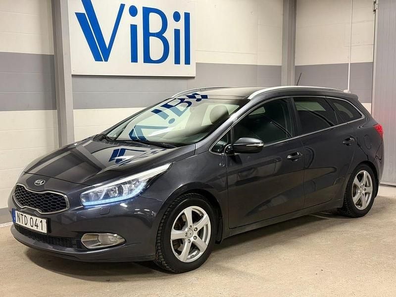 Grå Begagnad 2015 Kia Ceed Sportswagon Comfort Kombi | 74 900 kr (Marknadspris) - Bild 1/4