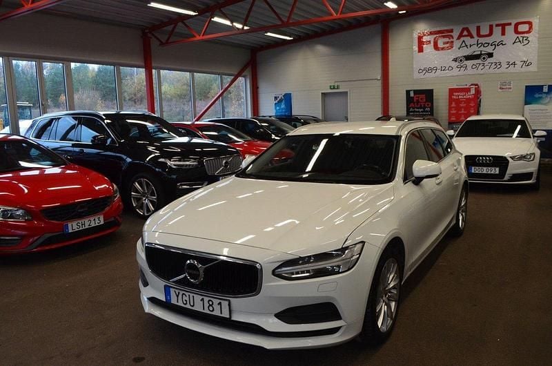 Vit Begagnad 2016 Volvo V90 Momentum Kombi | 159 000 kr (Marknadspris) - Bild 1/4