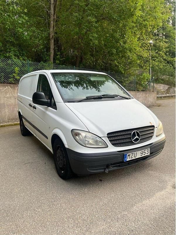 Vit Begagnad 2007 Mercedes Vito Minibuss | 32 000 kr (Marknadspris) - Bild 1/4