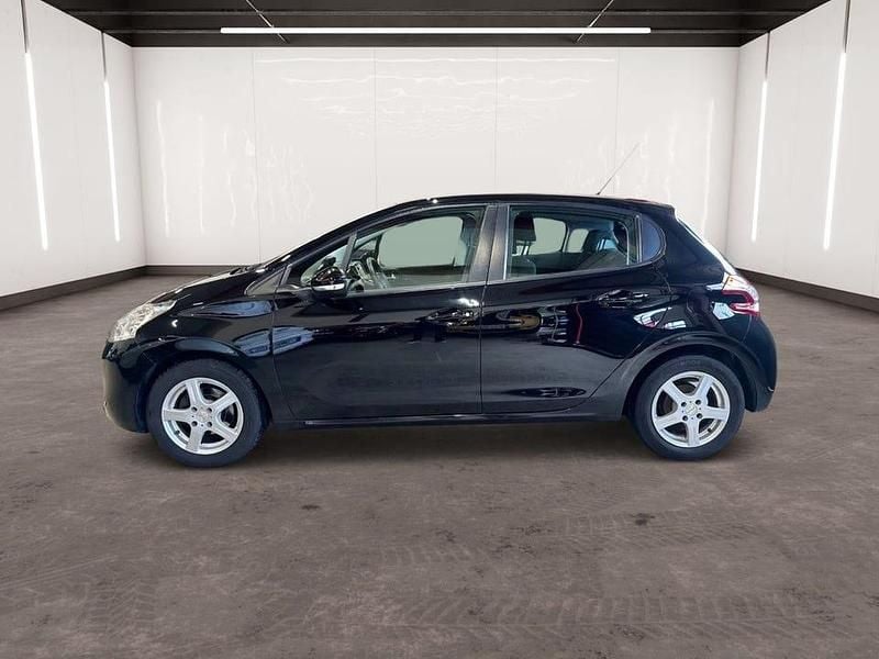 Begagnad Peugeot 208 82 HK (60 kW) 2014 Svart Halvkombi