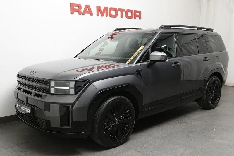 Magnetic gray metallic Begagnad 2025 Hyundai Santa Fe SUV | 629 900 kr - Bild 1/4