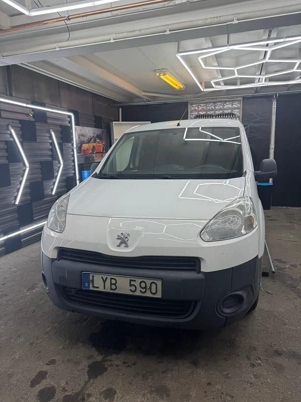 Begagnad 2013 Peugeot Partner Minibuss | 34 000 kr (Superpris) - Bild 1/4