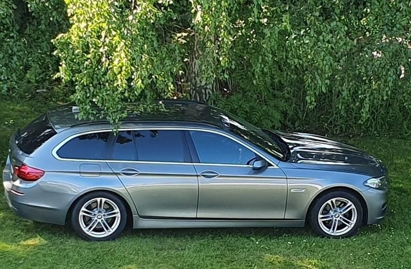 Gray metallic Begagnad 2015 BMW 520 M Sport Kombi | 125 000 kr (Bra pris) - Bild 1/4