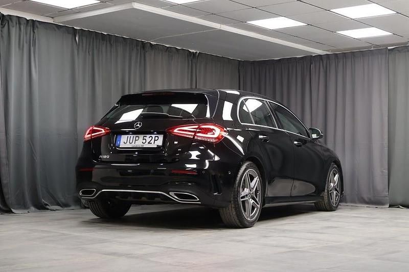 Begagnad Mercedes A180 AMG 136 HK (100 kW) 2022 Svart Halvkombi