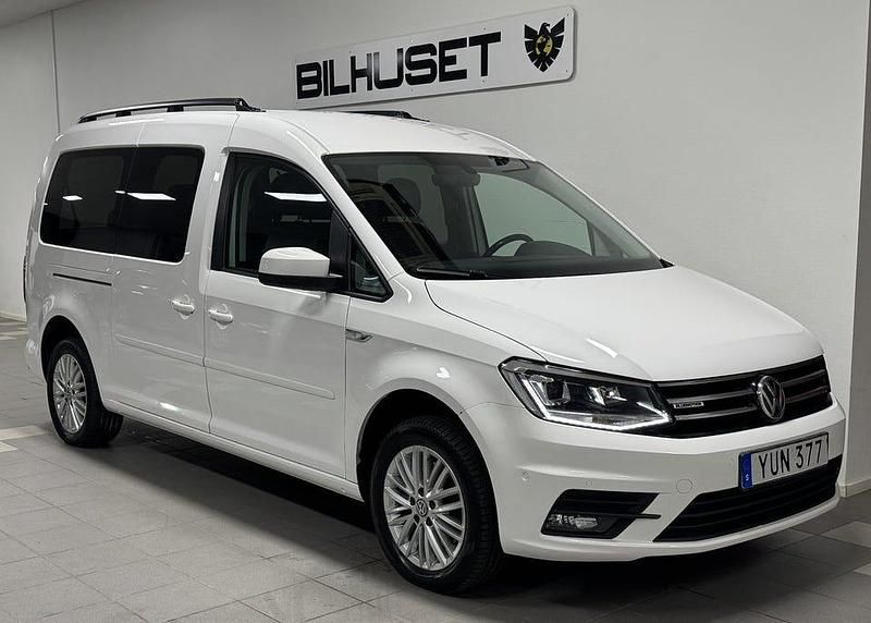 Vit Begagnad 2018 VW Caddy Maxi Life Life Minibuss | 149 900 kr (Marknadspris) - Bild 1/4