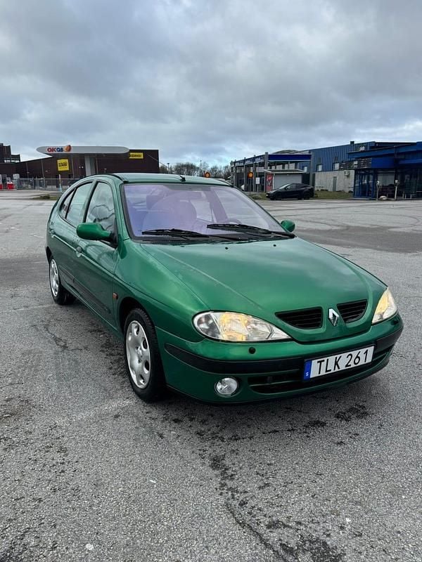 Begagnad Renault Mégane II 107 HK (78 kW) 2003