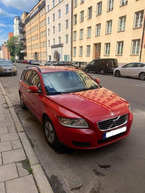 Röd Begagnad 2010 Volvo V50 Kombi | 20 000 kr (Superpris) - Bild 1/1