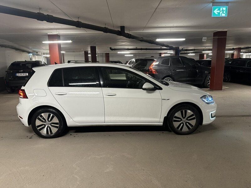 Vit Begagnad 2019 VW e-Golf Halvkombi | 159 900 kr (Bra pris) - Bild 1/4