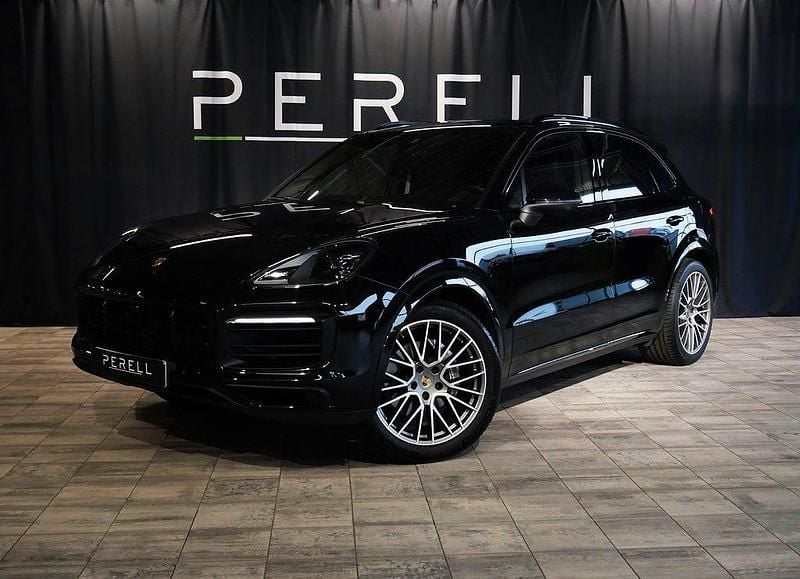 Svart Begagnad 2022 Porsche Cayenne SUV | 895 000 kr (Marknadspris) - Bild 1/4