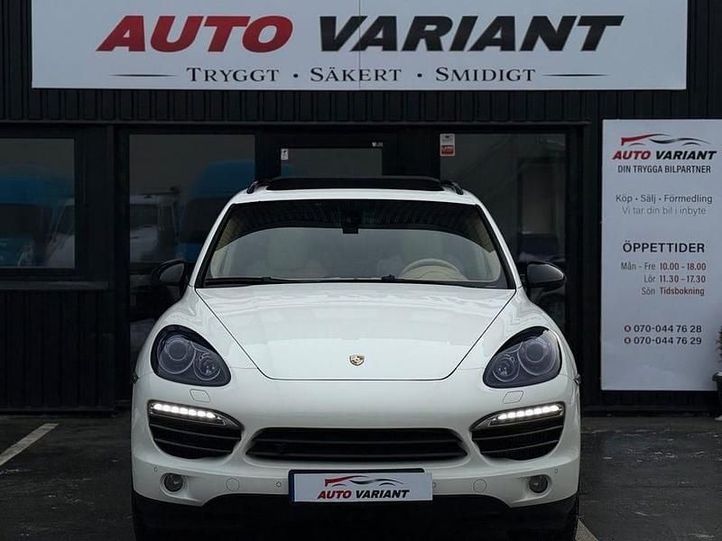 Begagnad Porsche Cayenne 239 HK (175 kW) 2012 Vit SUV