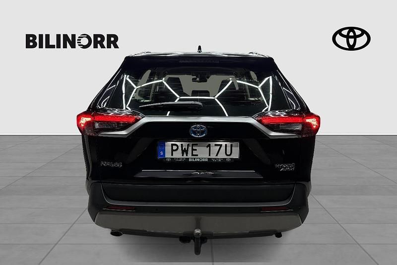 Begagnad Toyota RAV4 Hybrid 2023 Svart SUV