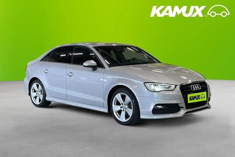 Silver/grå Begagnad 2015 Audi A3 S-Line Sedan | 168 700 kr (Marknadspris) - Bild 1/4