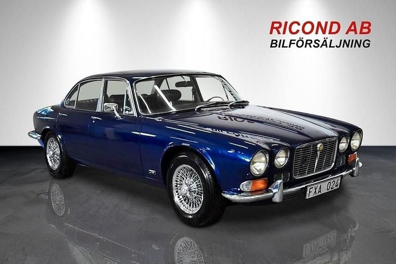 Begagnad Jaguar XJ 186 HK (136 kW) 1973 Blå Sedan