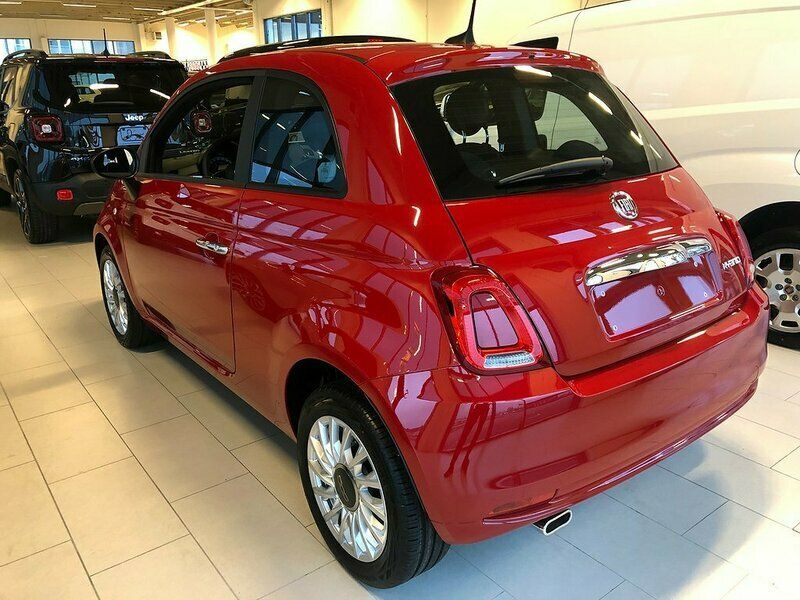 Begagnad Fiat 500 Lounge 71 HK (52 kW) 2020 Röd Halvkombi