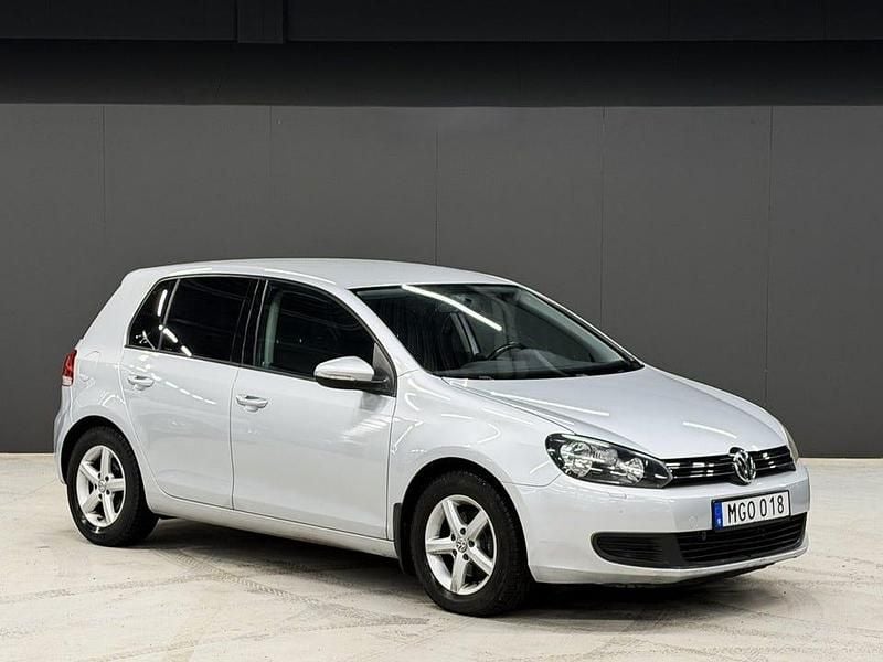 Begagnad VW Golf VII 105 HK (77 kW) 2012 Silver