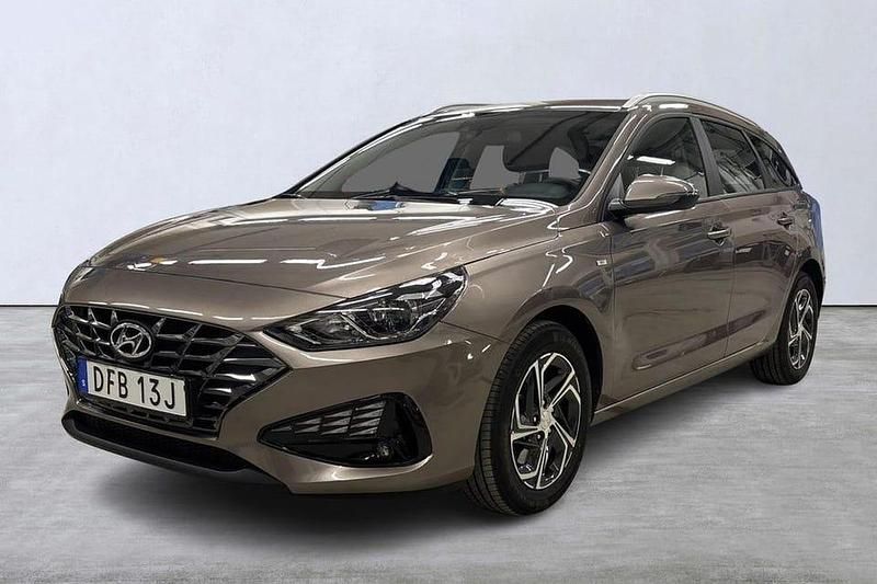 Brun Begagnad 2022 Hyundai i30 Kombi | 219 900 kr (Marknadspris) - Bild 1/4