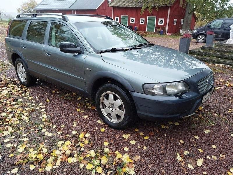 Grön Begagnad 2003 Volvo XC70 Kombi | 39 500 kr (Bra pris) - Bild 1/4