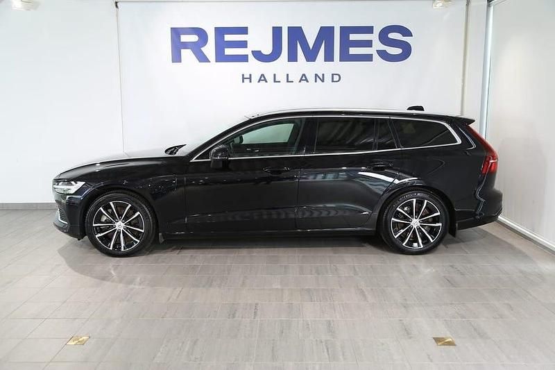 Begagnad Volvo V60 Plus 355 HK (261 kW) 2025 Svart Kombi