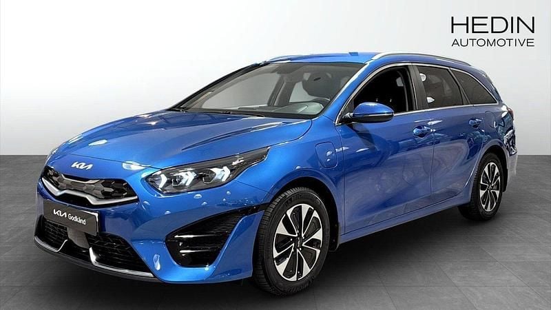 Blå (blue) Begagnad 2023 Kia Ceed Sportswagon Advance Kombi | 269 900 kr (Lite dyr) - Bild 1/4