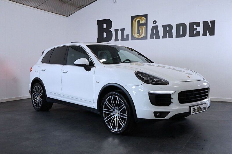 Vit Begagnad 2014 Porsche Cayenne SUV | 279 900 kr - Bild 1/4