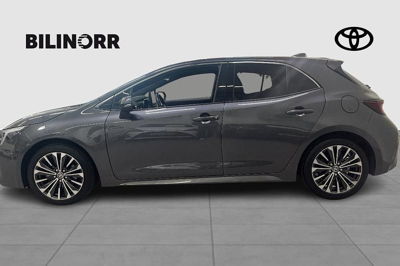 Begagnad Toyota Corolla Hybrid Style 141 HK (103 kW) 2024 Mörkgrå (grå) Halvkombi