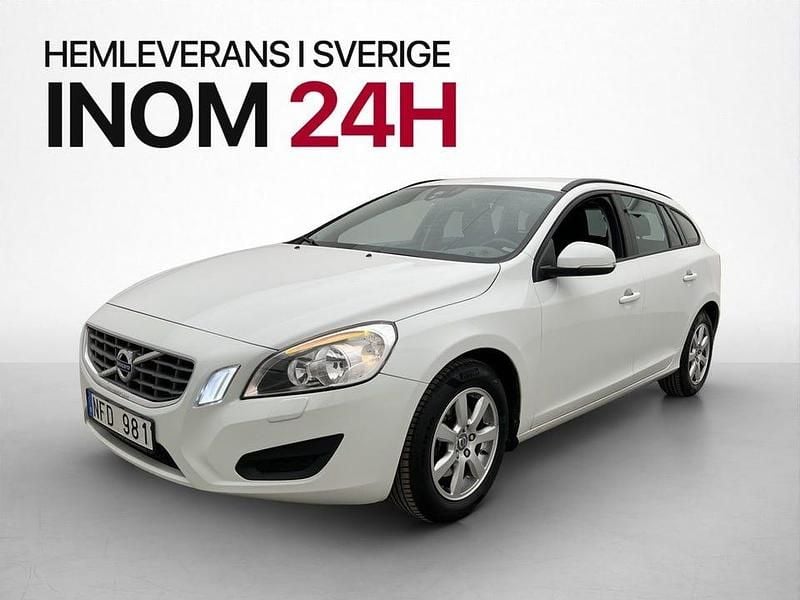 Begagnad Volvo V60 Performance 150 HK (110 kW) 2012 Vit Kombi