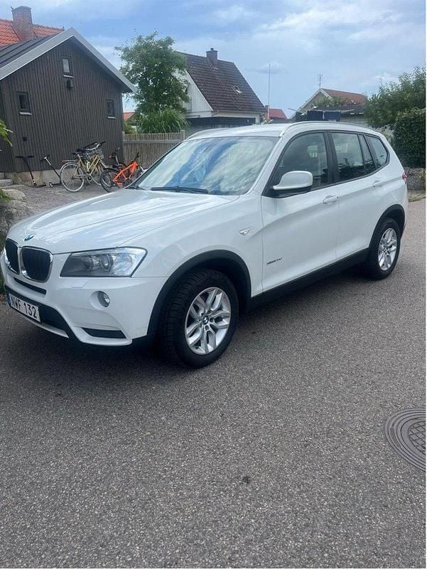 Vit Begagnad 2013 BMW X3 SUV | 99 500 kr (Bra pris) - Bild 1/4
