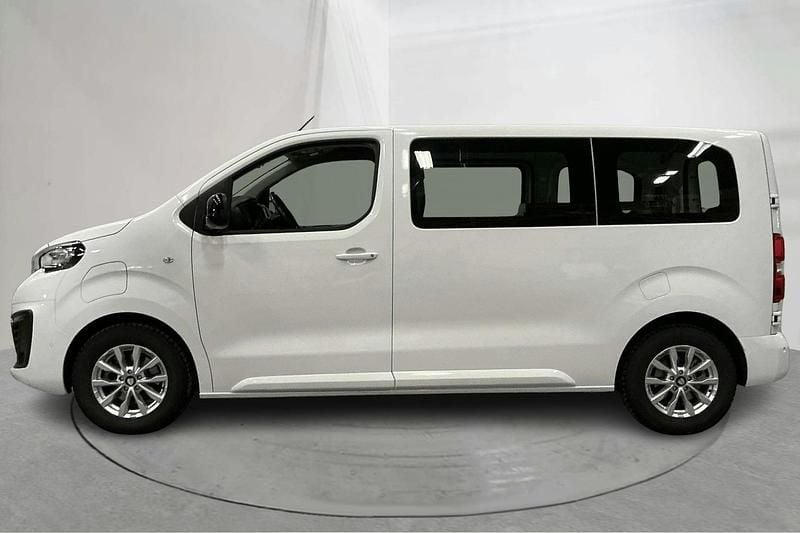 Begagnad Peugeot e-Expert 100 kW (136 HK) 2022 Vit Van