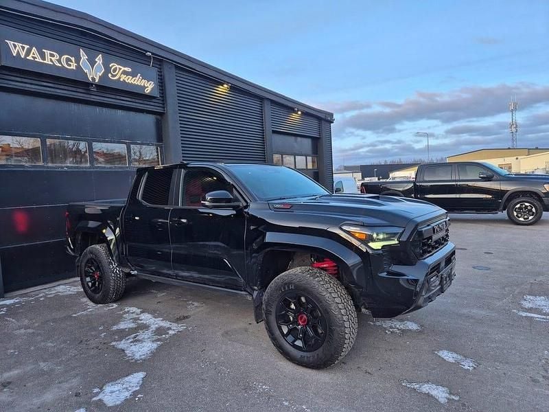 Begagnad Toyota Tacoma 2024 Svart Pickup