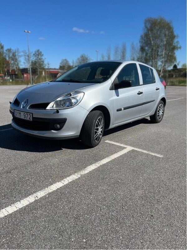 Grå Begagnad 2006 Renault Clio R.S. Halvkombi | 25 000 kr (Bra pris) - Bild 1/4