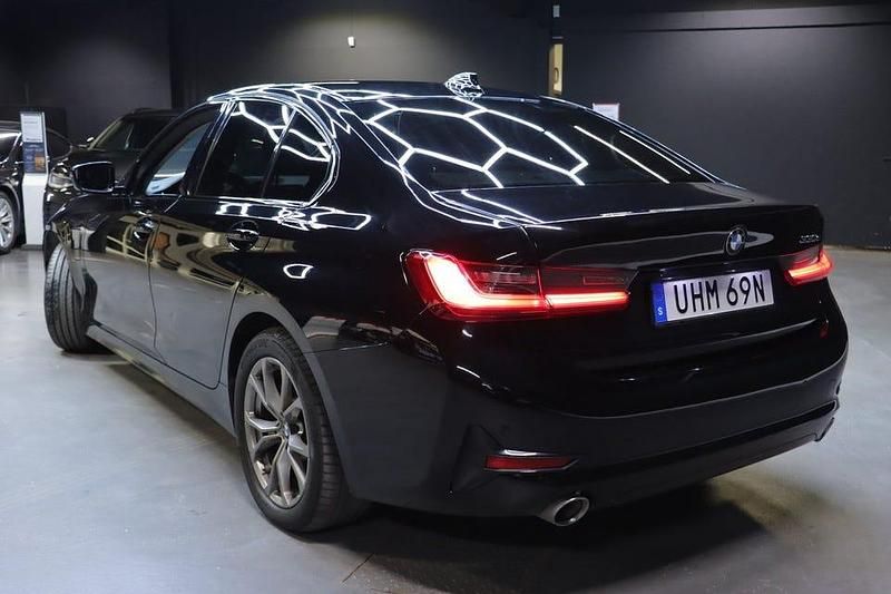 Begagnad BMW 330 292 HK (214 kW) 2021 Svart Sedan