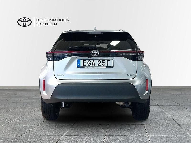 Begagnad Toyota Yaris Hybrid Active 117 HK (86 kW) 2025 Silver