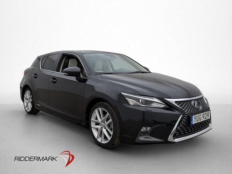 Begagnad Lexus CT200h Sport Line 136 HK (100 kW) 2017 Svart Halvkombi