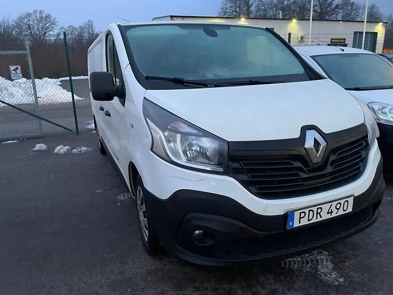 Begagnad Renault Trafic 125 HK (91 kW) 2017 Vit Minibuss