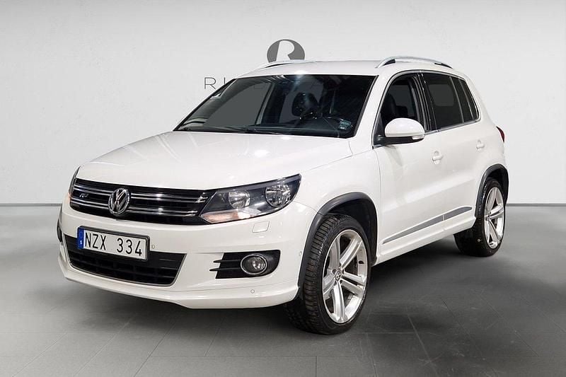 Vit Begagnad 2013 VW Tiguan R-line SUV | 84 900 kr (Marknadspris) - Bild 1/3