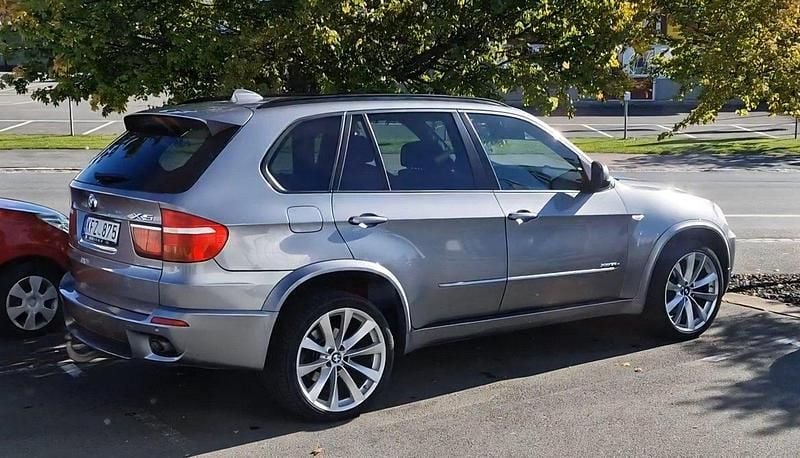 Grå Begagnad 2010 BMW X5 M Sport SUV | 119 000 kr (Bra pris) - Bild 1/2
