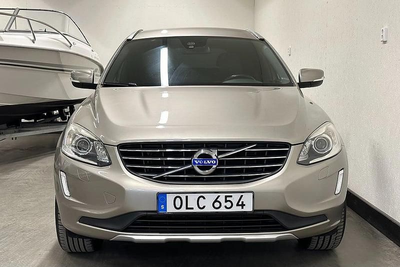 Begagnad Volvo XC60 Summum 181 HK (133 kW) 2014 Ljusbrun SUV
