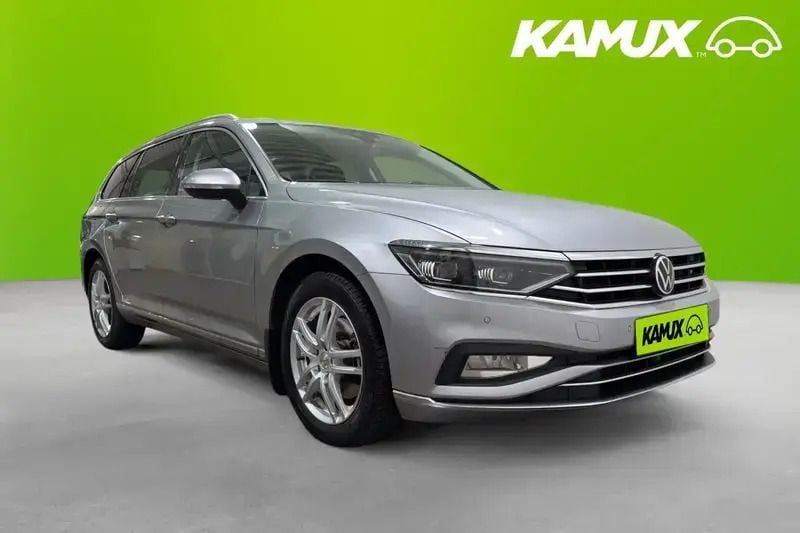 Silver/grå Begagnad 2022 VW Passat GT Kombi | 229 800 kr (Superpris) - Bild 1/4