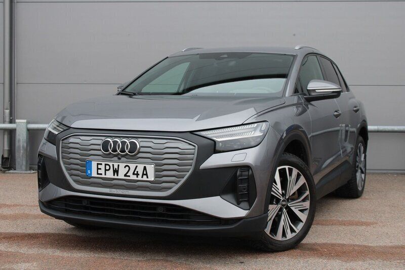 Grå Begagnad 2022 Audi Q4 e-tron Comfort SUV | 459 800 kr - Bild 1/4