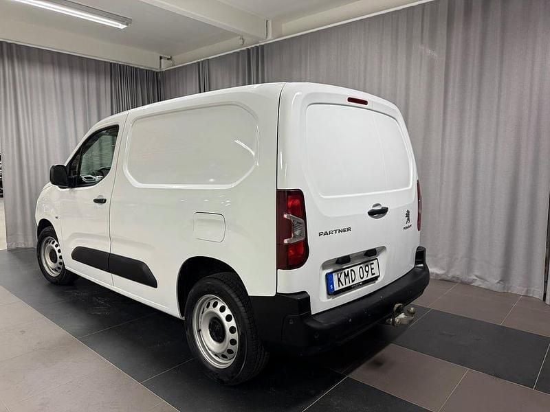 Begagnad Peugeot Partner 102 HK (75 kW) 2019 Vit Minibuss
