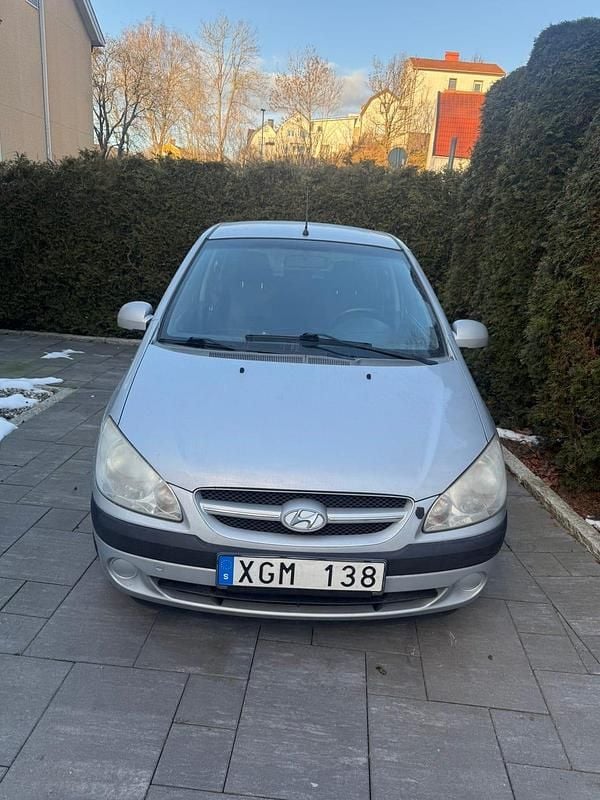 Grå Begagnad 2006 Hyundai Getz Halvkombi | 20 000 kr (Dyr) - Bild 1/3