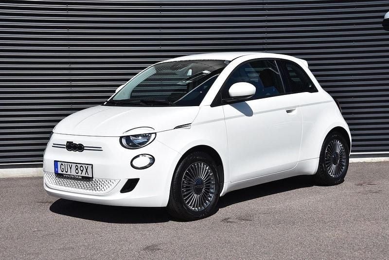 Vit Begagnad 2022 Fiat 500e Icon Halvkombi | 174 900 kr (Marknadspris) - Bild 1/4